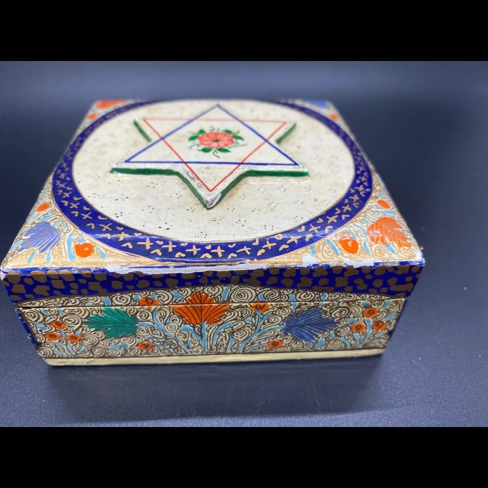 N/A vintage jewelry